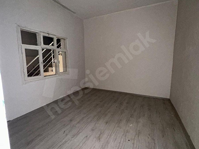 Bayraklı Alpaslan Mahallesinde Kiralık 2+1 Daire - Görsel 10