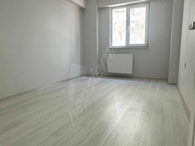 HALKALI MERKEZ MAHALLESINDE SİTE İÇERİSİNDE SATILIK 2 + 1 DAIRE - Görsel 3