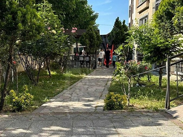 HALKALI MERKEZ MAHALLESINDE SİTE İÇERİSİNDE SATILIK 2 + 1 DAIRE - Görsel 4