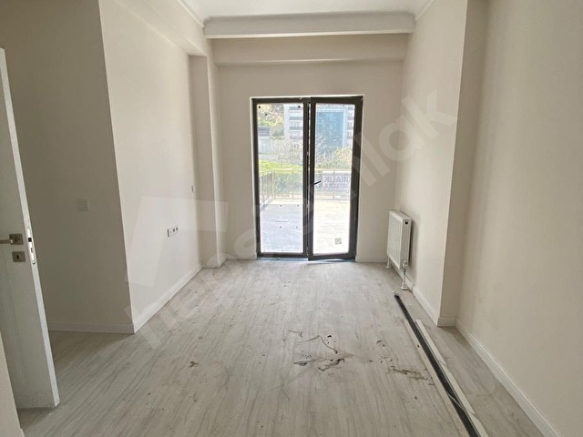 ÇÖZÜM EMLAKTAN TERASLI KREDİ LİMİTİ OLMAYAN 2+1 SATLIK DAİRE - Görsel 3