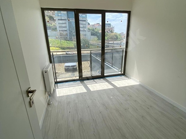 ÇÖZÜM EMLAKTAN TERASLI KREDİ LİMİTİ OLMAYAN 2+1 SATLIK DAİRE - Görsel 2