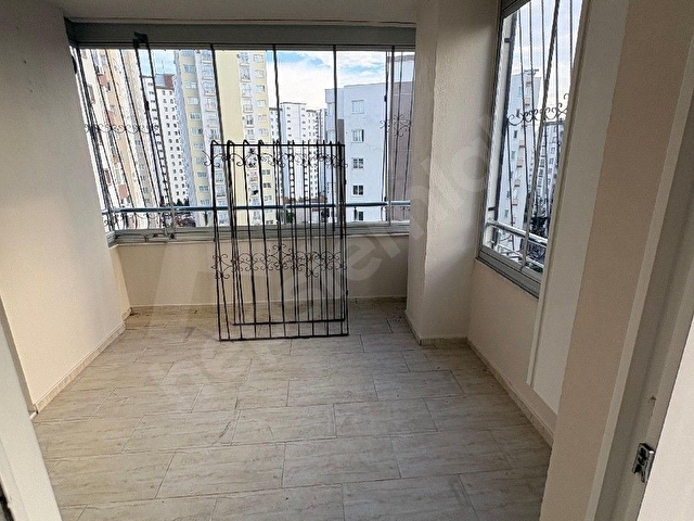 Temiz bakımlı Boyalı park manzaralı - Görsel 10