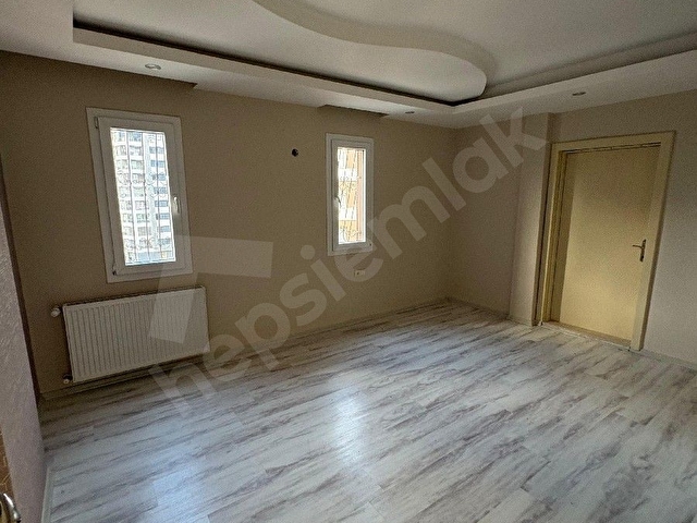 Temiz bakımlı Boyalı park manzaralı - Görsel 12