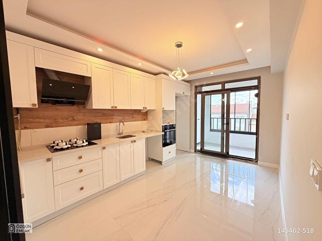 ÖZGÜNDEN ÇAMLICA MAHALLESİ MÜKEMMEL KONUMDA 3+1 DAİRE - Görsel 3