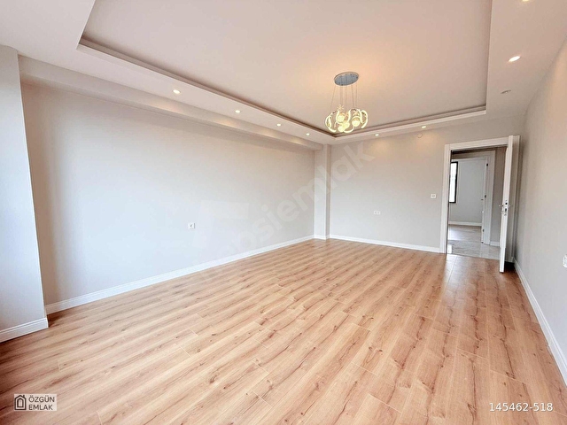 ÖZGÜNDEN ÇAMLICA MAHALLESİ MÜKEMMEL KONUMDA 3+1 DAİRE - Görsel 12