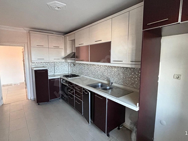FSM METRO İSTASYONUNA YAKIN, HAVUZLU SİTE İÇERİSİNDE 3+1 DAİRE - Görsel 4