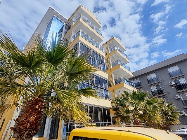 KUŞADASI İKİÇEŞMELİK MAHALLESİNDE SATILIK 3+1 150 M2 DAİRE. - Görsel 2