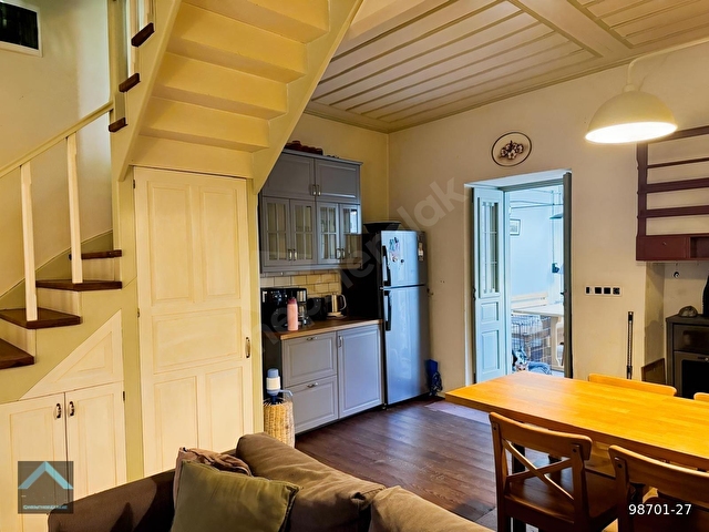AYVALIK HAYRETTİNPAŞADA, RESTORE EDİLMİŞ 2+1 BAHÇELİ RUM EVİ - Görsel 9