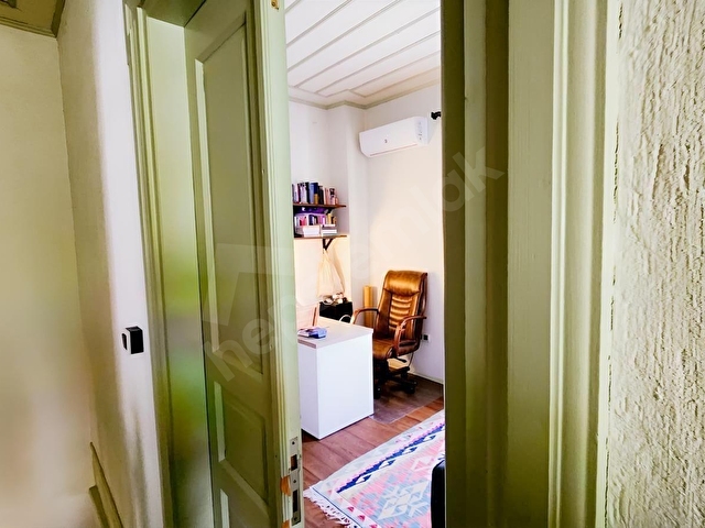 AYVALIK HAYRETTİNPAŞADA, RESTORE EDİLMİŞ 2+1 BAHÇELİ RUM EVİ - Görsel 24