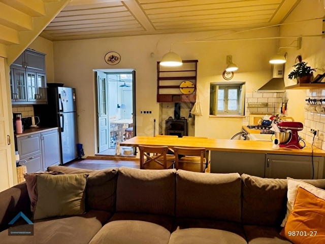 AYVALIK HAYRETTİNPAŞADA, RESTORE EDİLMİŞ 2+1 BAHÇELİ RUM EVİ - Görsel 4