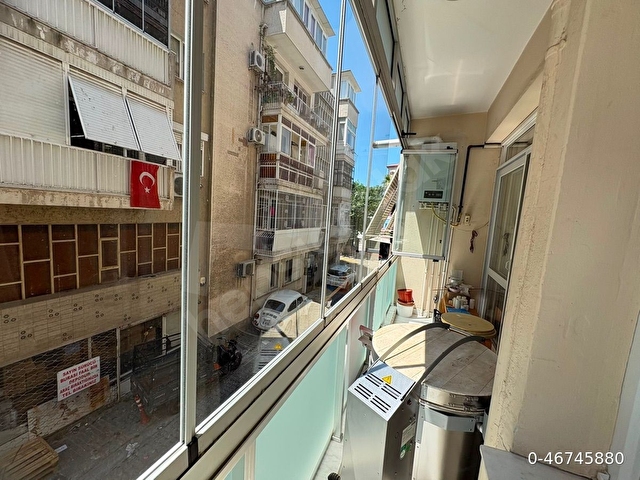Karşıyaka Tunada Sahile 50m | Masrafsız Yenilenmiş 2+1 | Taşınmaya Hazır Fırsat Daire! - Görsel 10