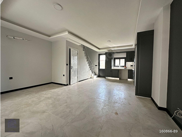 Seferihisar Doğanbeyde Satılık 3+1 Villa Denize 300 Metre Merkezi Çok İyi Lokasyonda - Görsel 7