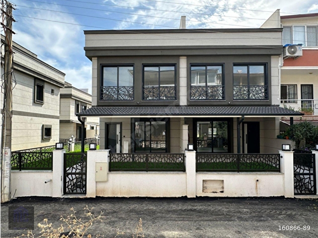 Seferihisar Doğanbeyde Satılık 3+1 Villa Denize 300 Metre Merkezi Çok İyi Lokasyonda - Görsel 25