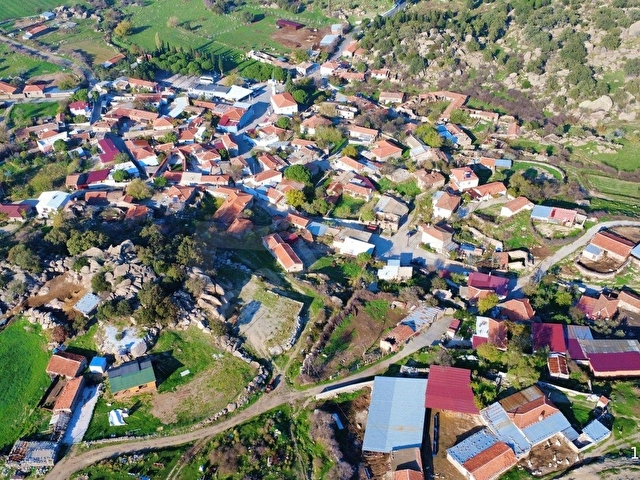 ÇANAKKALE EZİNE YAHYAÇAVUŞ KÖYÜNDE YATIRIM VE YAŞAM İÇİN FIRSAT!