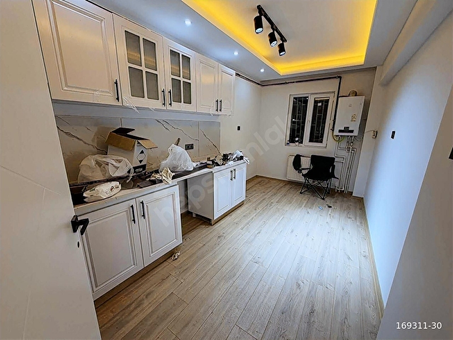 MERKEZ CAMİ KARŞISI TIPFAKÜLTESİ CD. YAPILI GİRİŞ KATI 3+1DAİRE