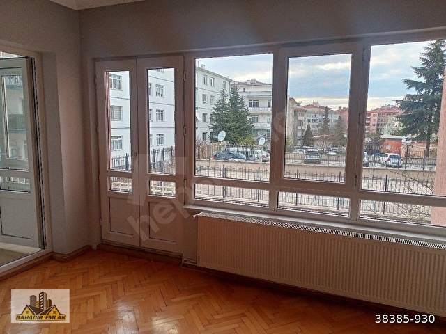 KÜÇÜKESAT BÜYÜKELÇİ SOKAKTA KATTA KİRALIK 3+1 BAĞIMSIZ SALON DAİRE - Görsel 3