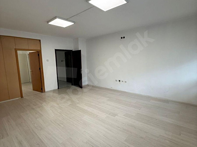KULELİ CADDESİNDE MANZARALI | OFİS KULLANIMINA UYGUN 4+1 180m² - Görsel 9