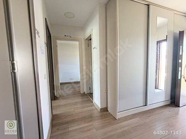 Ortakent Merkezi Anayol Cepheli Kiralık Ofis Üç  Bölüm 110 m² + 42 m² Kapalı Balkon - Görsel 29