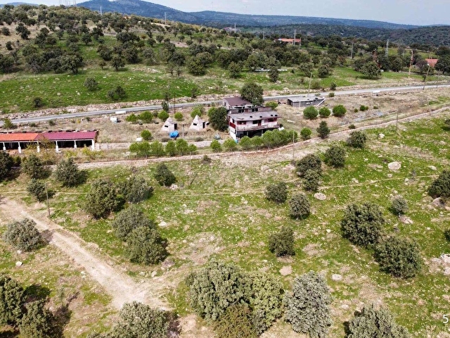 ASSOSTAN YOL KENARI YAPI KAYITLI KISMİ ARSA EVİ OLAN ARAZİ - Görsel 6