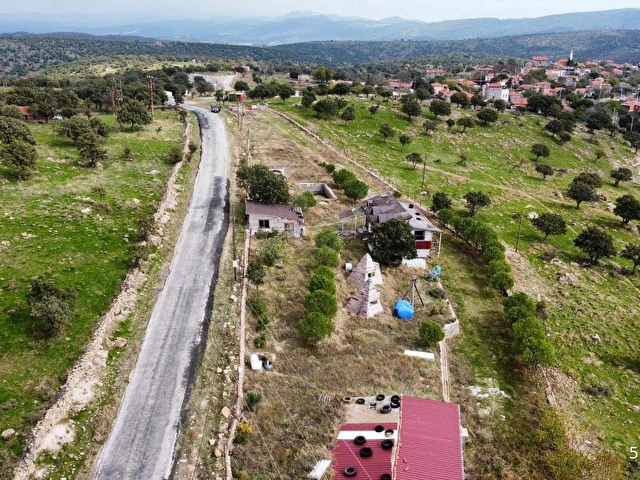 ASSOSTAN YOL KENARI YAPI KAYITLI KISMİ ARSA EVİ OLAN ARAZİ - Görsel 13