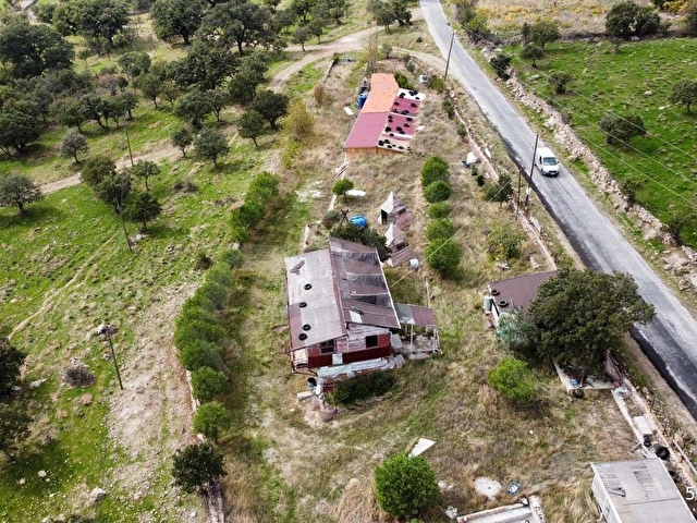 ASSOSTAN YOL KENARI YAPI KAYITLI KISMİ ARSA EVİ OLAN ARAZİ - Görsel 14