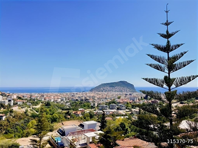 ALANYA TEPE MAHALLESİNDE EŞSİZ MANZARAYA SAHİP KİRALIK villa5+2