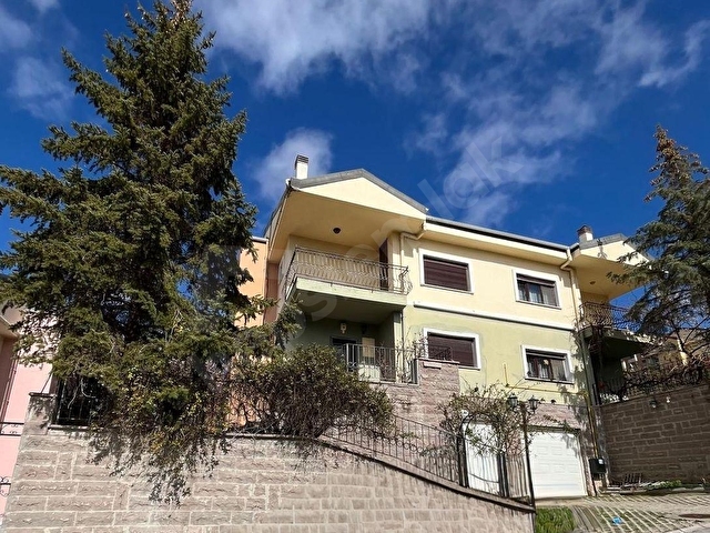 TÜRKKONUT ÇIÇEKKENT SITESI BAKIMLI VILLA
