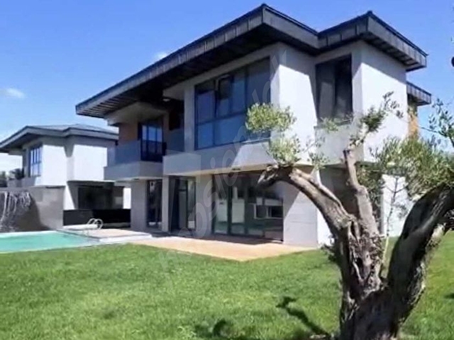 SILIVRI ORTA KÖYDE MÜSTAKİL VİLLA 4+1