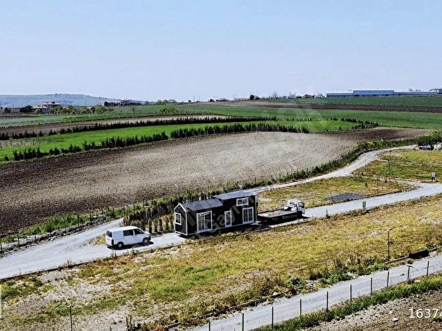 ÇATALCA ÖRCÜNLÜDE TİNY HOUSE ALT YAPISI HAZIR 7/24 GÜVENLİKLİ