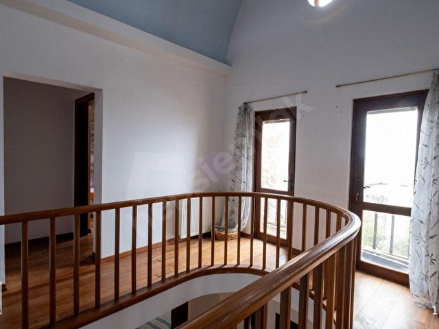 BODRUM GÜRECE DE SATILIK DENİZ MANZARALI HAVUZLU ORJİNAL TAŞ EV - Görsel 12