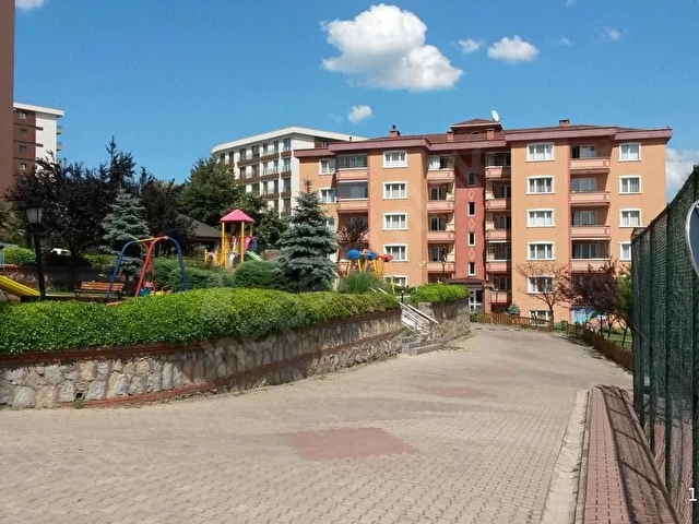 GÜLPEMBE SİTESİ AZ KATLI BLOKTA 2009 YAPIMI GENİŞ FERAH DAİRE - Görsel 25