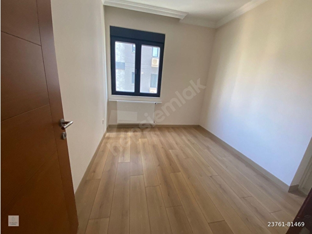 SUADİYE KAPTAN ARİFTE OTURUMA HAZIR ARMADADAN 3+1 FERAH DAİRE - Görsel 6
