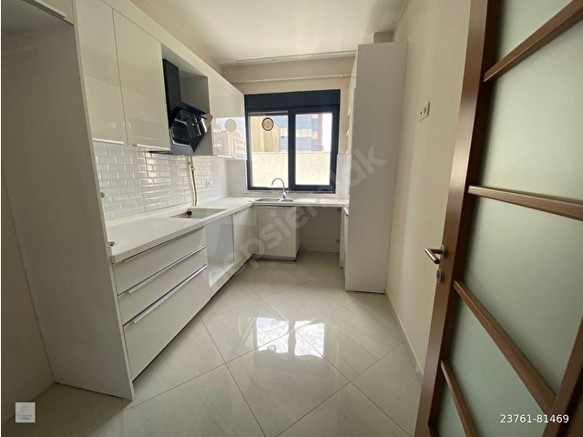 SUADİYE KAPTAN ARİFTE OTURUMA HAZIR ARMADADAN 3+1 FERAH DAİRE - Görsel 3