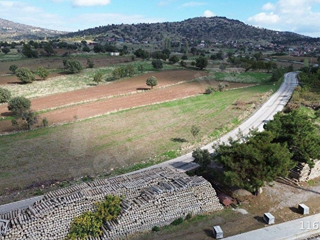 Baraj – Asfalt – İstasyon Yanı! Kaçırılmayacak Fırsat 3970 m² Tarla - Görsel 8