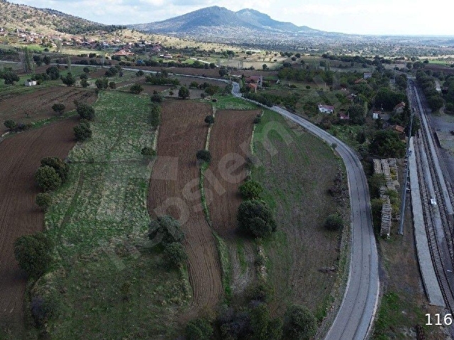 Baraj – Asfalt – İstasyon Yanı! Kaçırılmayacak Fırsat 3970 m² Tarla - Görsel 23