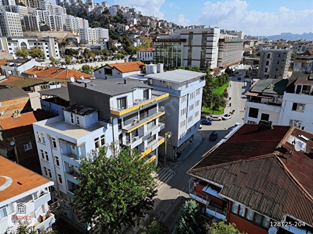 İzmit Merkezde SATILIK Komple BİNA Dükkan+Daireler - Görsel 4