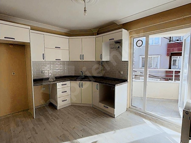 ÇELİK İNŞAAT&EMLAK PLEVNE MAH. 85m2 2+1 ÇİFT CEPHE 3 YAŞINDA