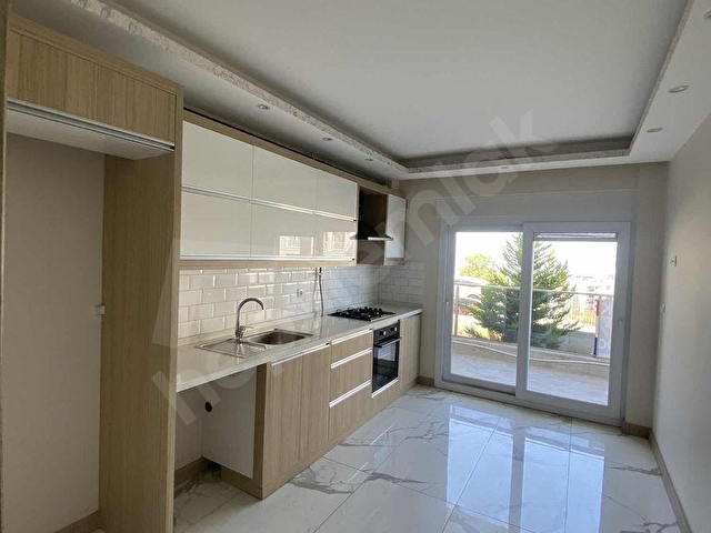Esentepe Mahallesinde Kapalı Mutfaklı Kiralık 2+1 Daire - Görsel 8