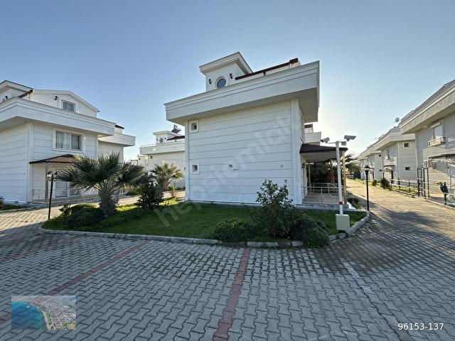 İZMİR DİKİLİ PALMİYE SİTESİNDE SATILIK ULTRA LÜKS 5+1 VİLLA - Görsel 3
