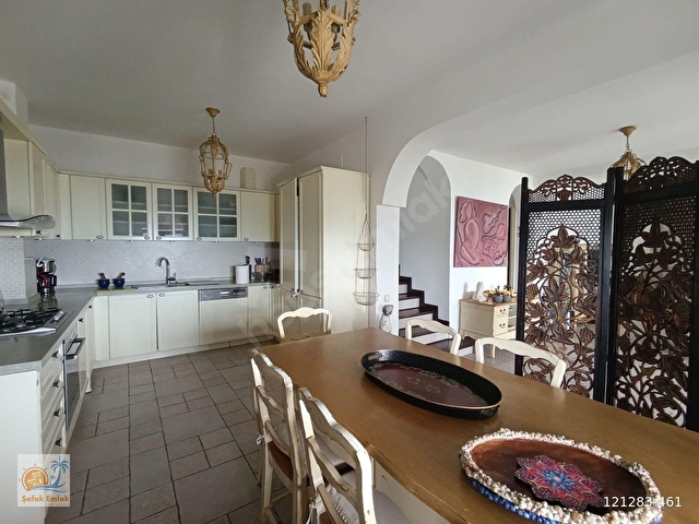 Boğaziçi Maya Tatil Köyünde 5+1 Manzaralı Plajlı Villa - Görsel 13