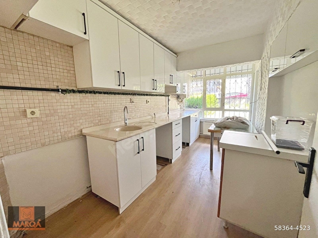 ETLİK MERKEZDE CADDE ÜZERİ 3+1 GÜNEY CEPHE FULL YAPILI DAİRE !! - Görsel 2