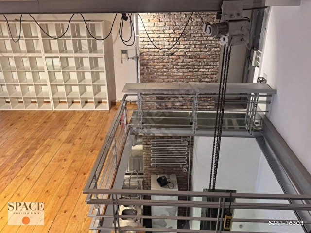 Beyoğlu St. Antuan Kilisesi Yakını Tarihi Yenilenmiş Kiralık Bina - Görsel 30