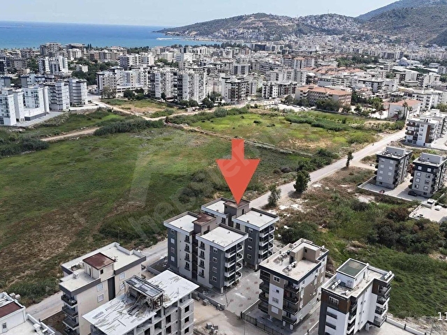 KUM MAHALLESİNDE VE SİTE İÇİNDE İSKANLI GENİŞ 1+1 4.KAT DAİRE