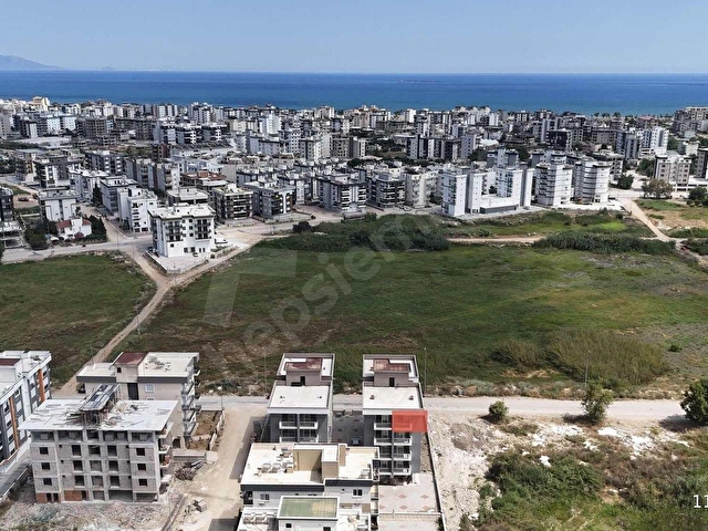 KUM MAHALLESİNDE VE SİTE İÇİNDE İSKANLI GENİŞ 1+1 4.KAT DAİRE - Görsel 2