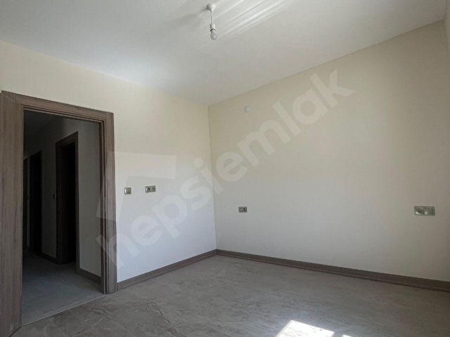 AKGÜNDEN Gop tokide Satılık 2+1 86 m2 Arakat daire - Görsel 3