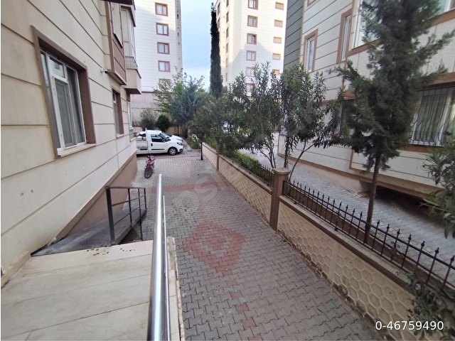 Doğu kent mahallesinde 4+1 ara kat çift balkon okullar bölgesinde asansörlü fırsat daire - Görsel 4