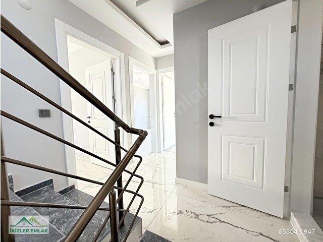 ÜRKMEZ DOĞANBEYde SATILIK SIFIR TEK MÜSTAKİL GENİS 3+1 VİLLA - Görsel 23