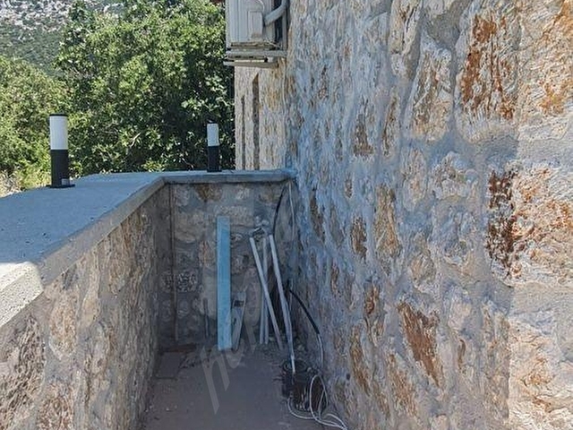 Bezirgan köyünde doğayla iç içe iki havuzlu muhteşem Villa - Görsel 14