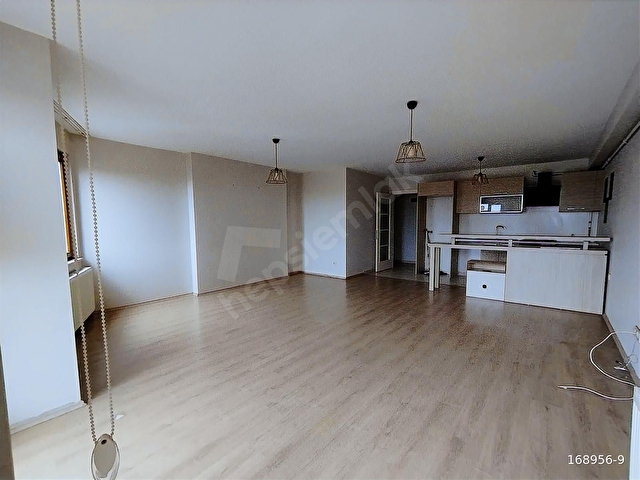 ÇEKMEKÖY MERKEZ MAH. ÇİFT BALKON ASANSÖRLÜ 3+1 DAİRE GÜNEY - Görsel 3