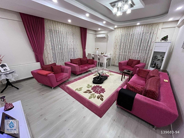 SU EMLAKTAN SATILIK GENİŞ 4+1 MANZARALI ARAKAT DAİRE